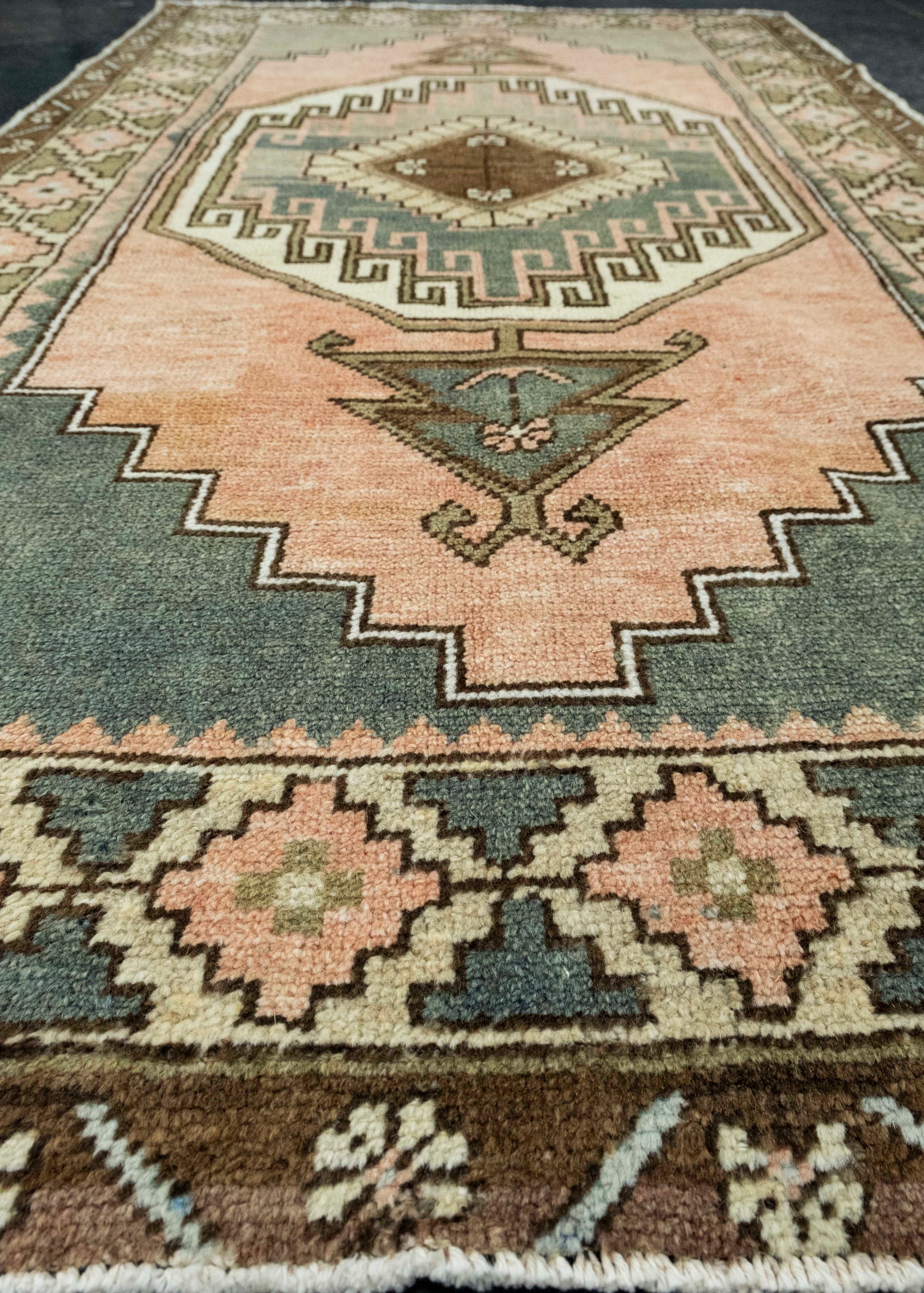 Turkish Vintage Rug 3'2" x 5'8" #16124