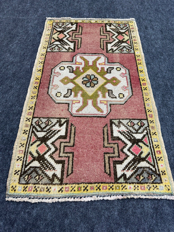 Turkish Yastik Rug 1'10" x 3'3" #24111