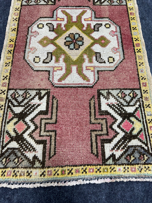 Turkish Yastik Rug 1'10" x 3'3" #24111