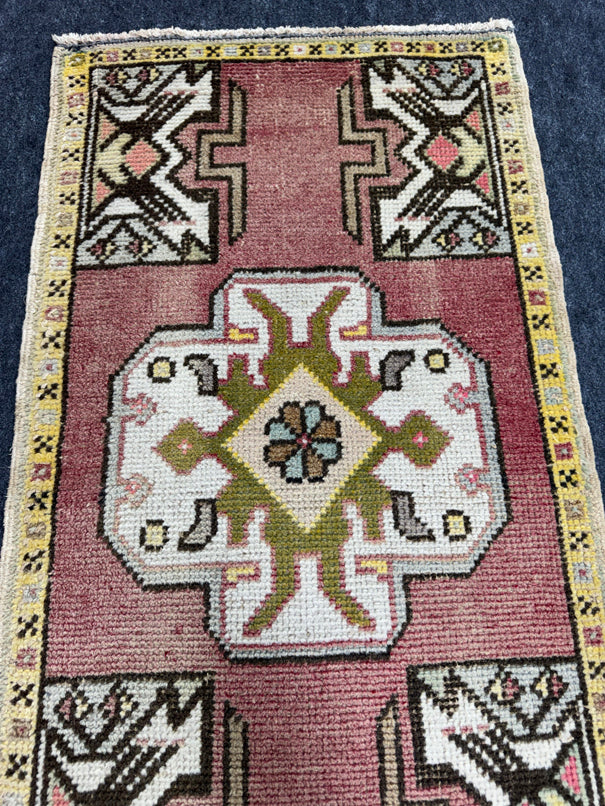 Turkish Yastik Rug 1'10" x 3'3" #24111
