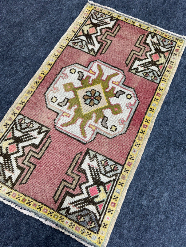 Turkish Yastik Rug 1'10" x 3'3" #24111