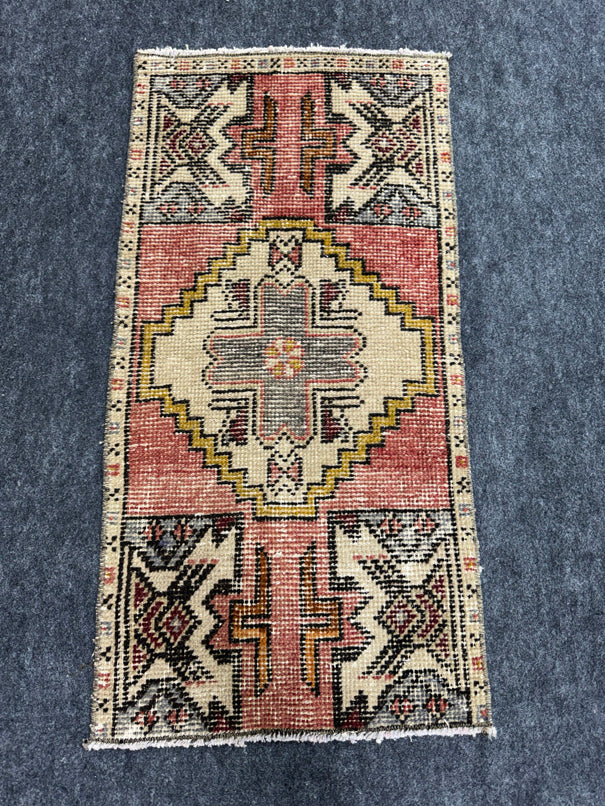 Turkish Yastik Rug 1'6" x 3' #24112