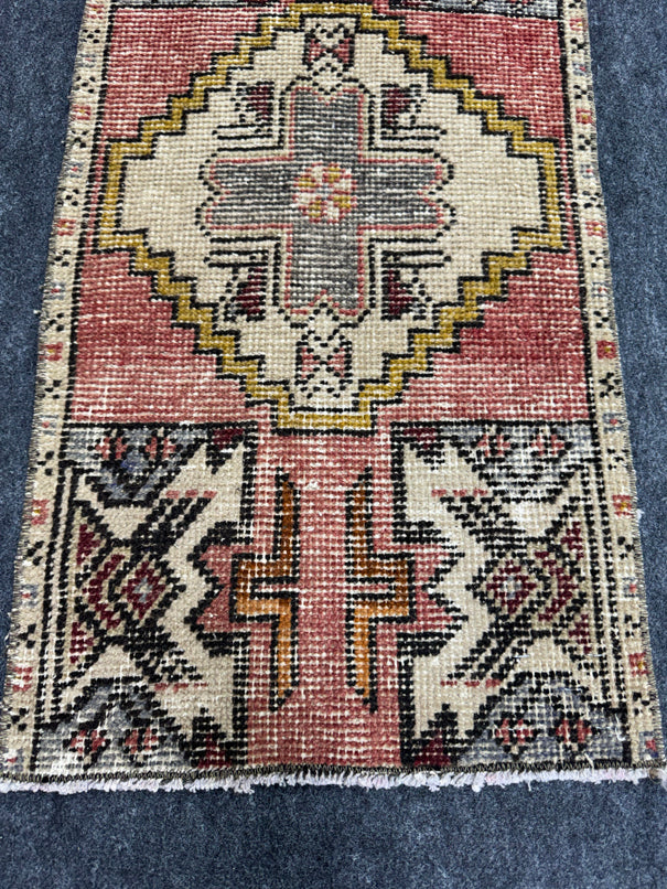 Turkish Yastik Rug 1'6" x 3' #24112