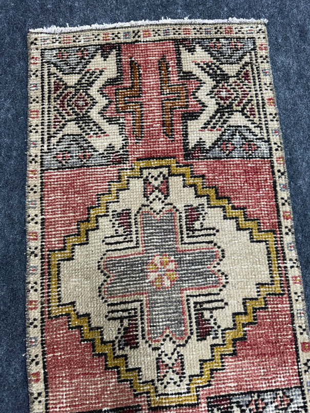 Turkish Yastik Rug 1'6" x 3' #24112