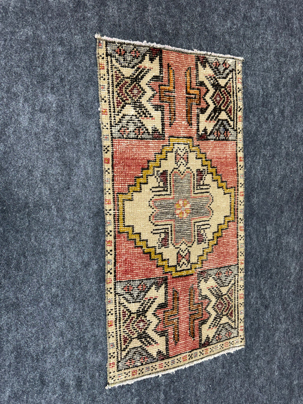 Turkish Yastik Rug 1'6" x 3' #24112