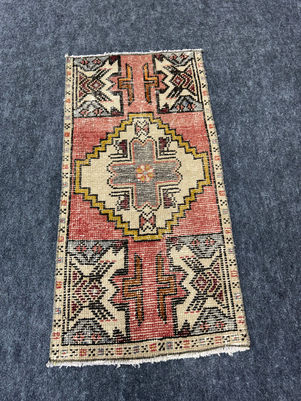 Turkish Yastik Rug 1'6" x 3' #24112