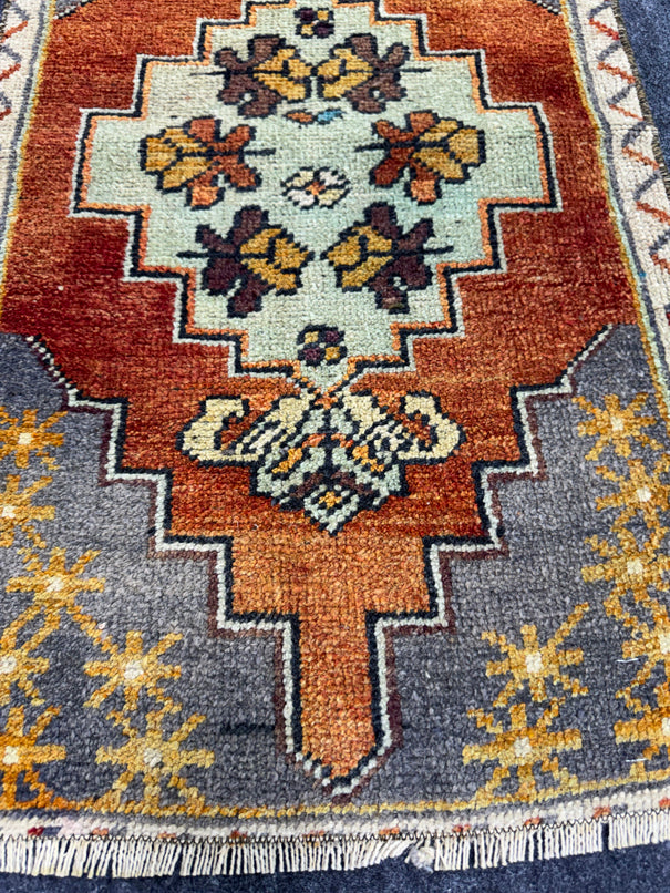 Turkish Yastik Rug 1'7" x 2'8" #24100
