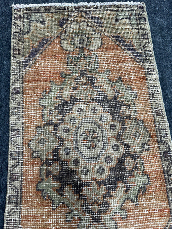 Turkish Yastik Rug 1'5" x 2'11" #24099