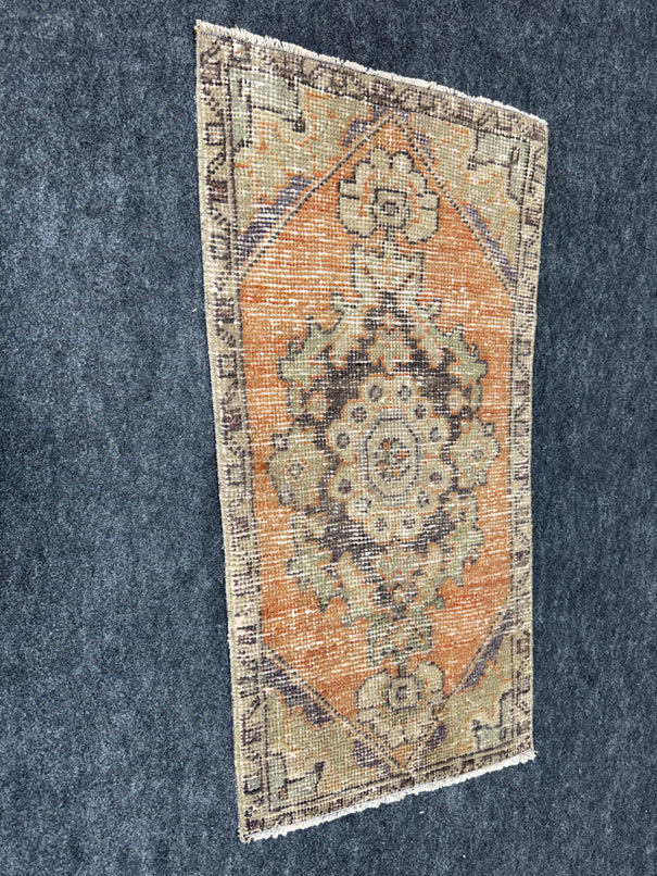 Turkish Yastik Rug 1'5" x 2'11" #24099