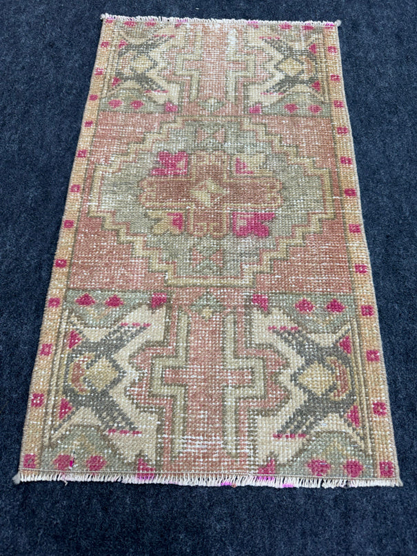 Turkish Yastik Rug 1'8" x 2'9" #24090