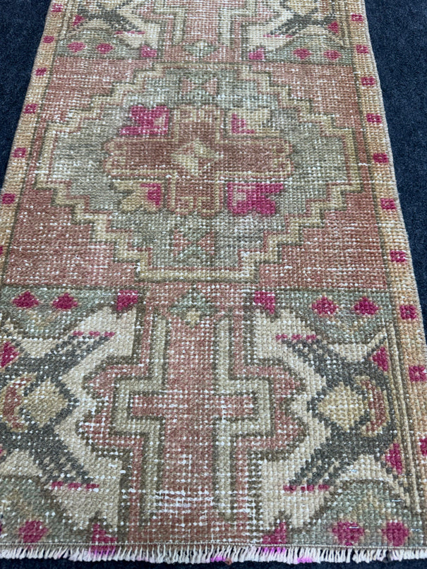 Turkish Yastik Rug 1'8" x 2'9" #24090