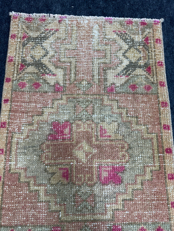 Turkish Yastik Rug 1'8" x 2'9" #24090