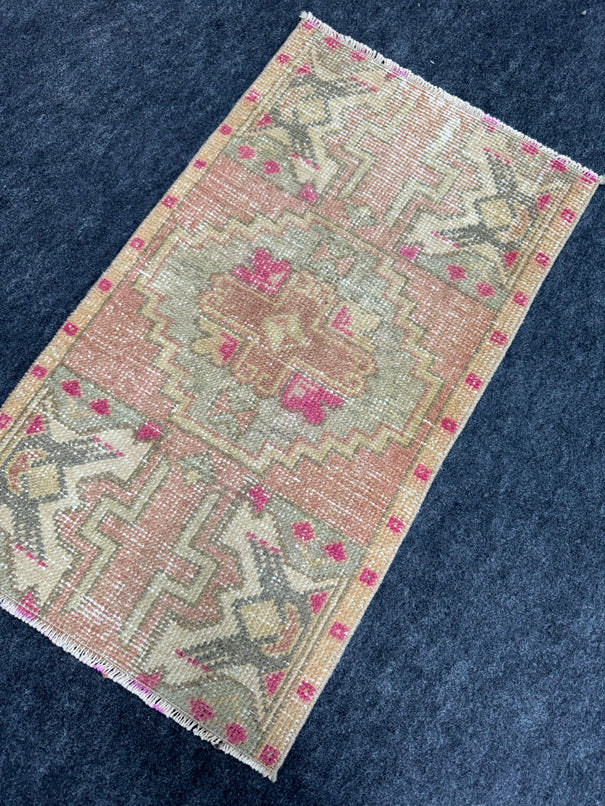 Turkish Yastik Rug 1'8" x 2'9" #24090