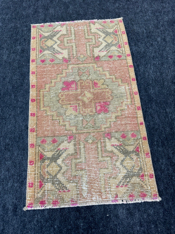 Turkish Yastik Rug 1'8" x 2'9" #24090