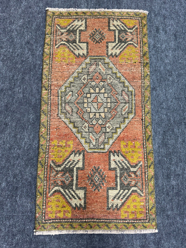 Turkish Yastik Rug 1'8" x 3'3" #24091