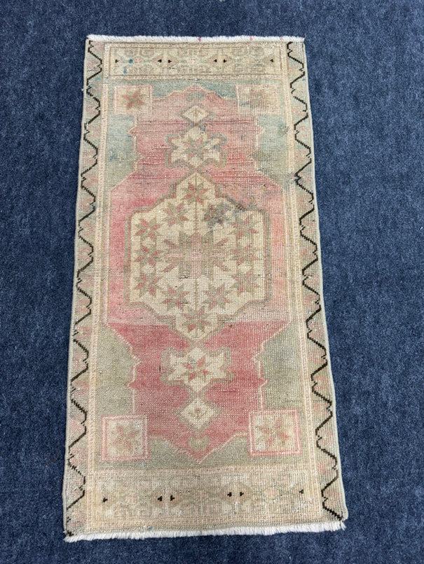 Turkish Yastik Rug 1'8" x 3'5" #24083