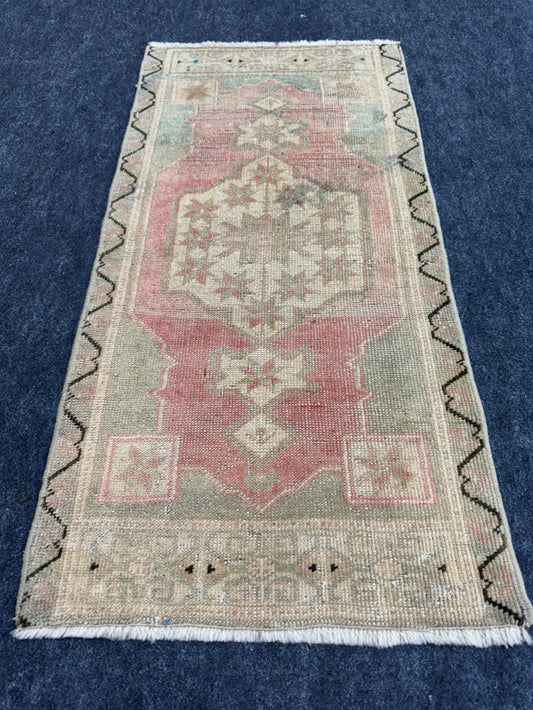 Turkish Yastik Rug 1'8" x 3'5" #24083