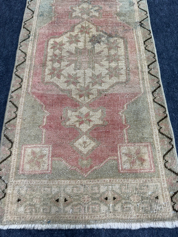 Turkish Yastik Rug 1'8" x 3'5" #24083
