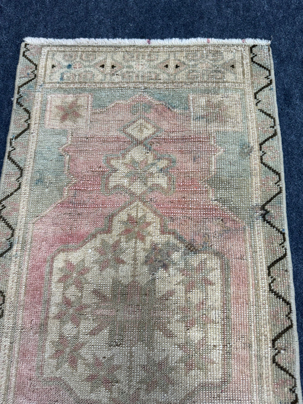 Turkish Yastik Rug 1'8" x 3'5" #24083