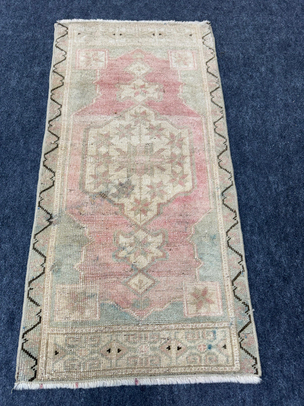 Turkish Yastik Rug 1'8" x 3'5" #24083