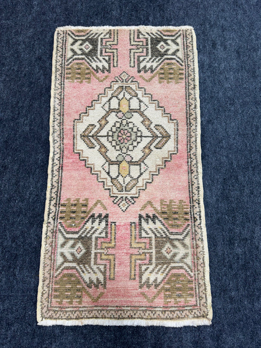 Turkish Yastik Rug 1'8" x 3'2" #24085