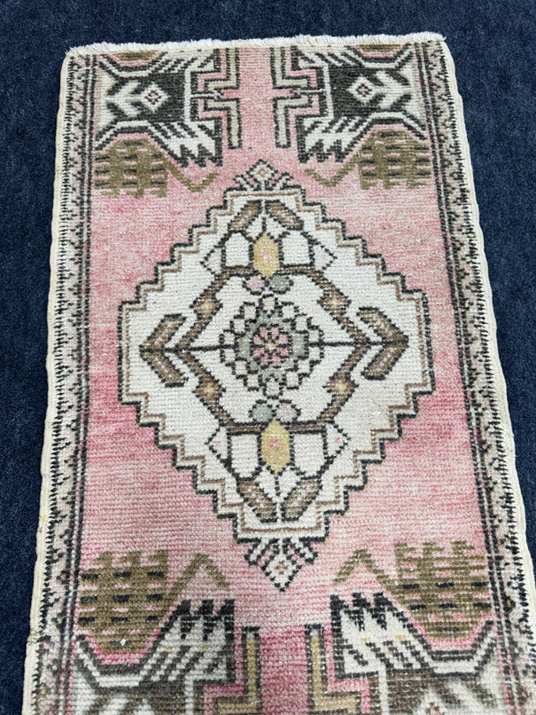 Turkish Yastik Rug 1'8" x 3'2" #24085