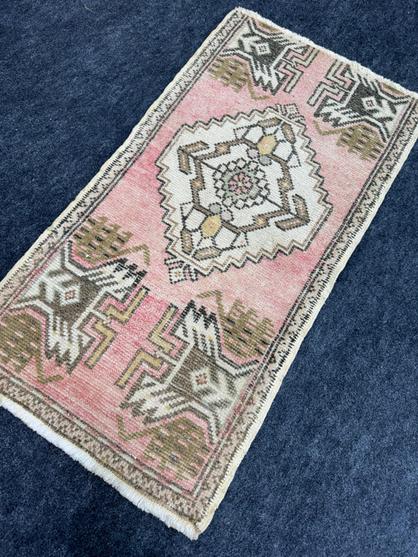 Turkish Yastik Rug 1'8" x 3'2" #24085