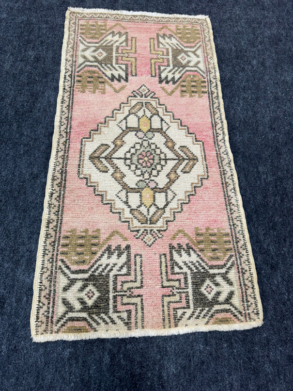 Turkish Yastik Rug 1'8" x 3'2" #24085