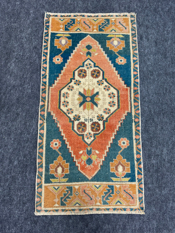 Turkish Yastik Rug 1'10" x 3'8" #24086