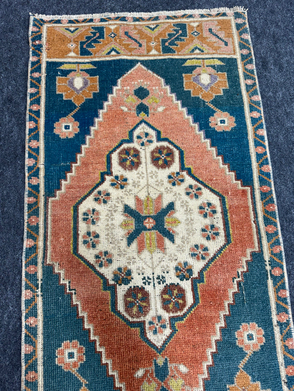 Turkish Yastik Rug 1'10" x 3'8" #24086