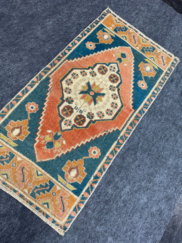 Turkish Yastik Rug 1'10" x 3'8" #24086