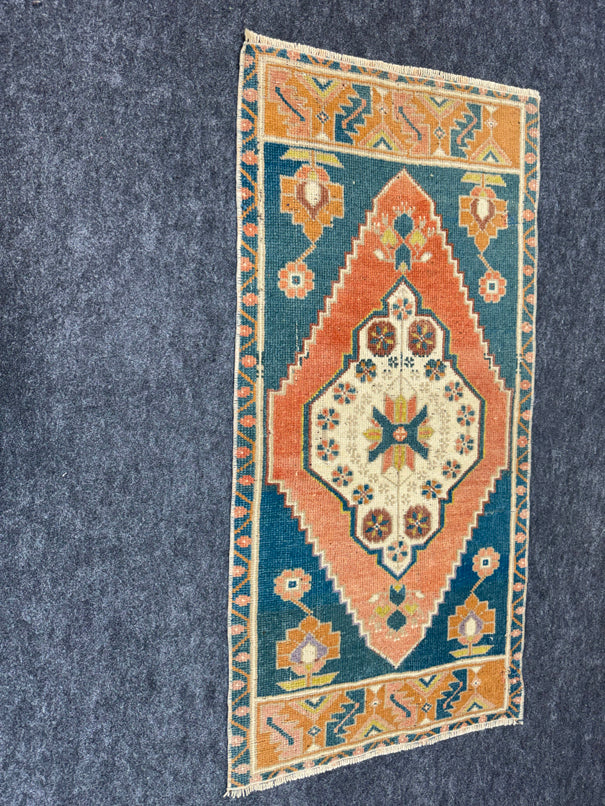 Turkish Yastik Rug 1'10" x 3'8" #24086