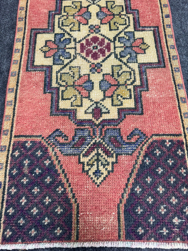 Turkish Yastik Rug 1'6" x 2'11" #24087