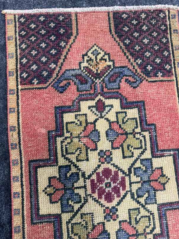 Turkish Yastik Rug 1'6" x 2'11" #24087