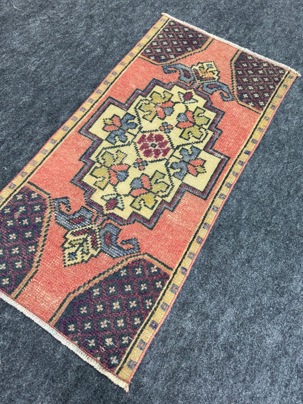 Turkish Yastik Rug 1'6" x 2'11" #24087