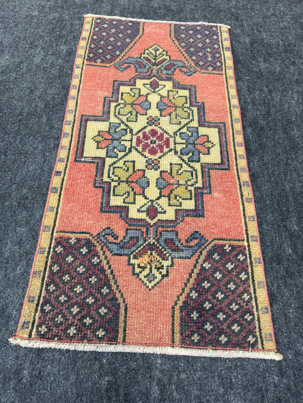 Turkish Yastik Rug 1'6" x 2'11" #24087