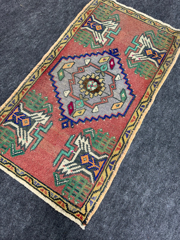 Turkish Yastik Rug 1'9" x 3'2" #24088