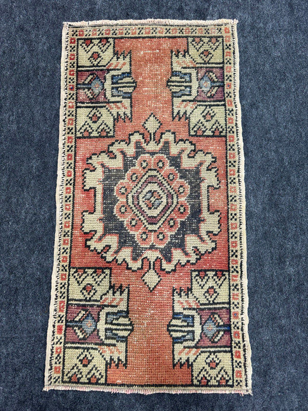 Turkish Yastik Rug 1'6" x 2'11" #24089
