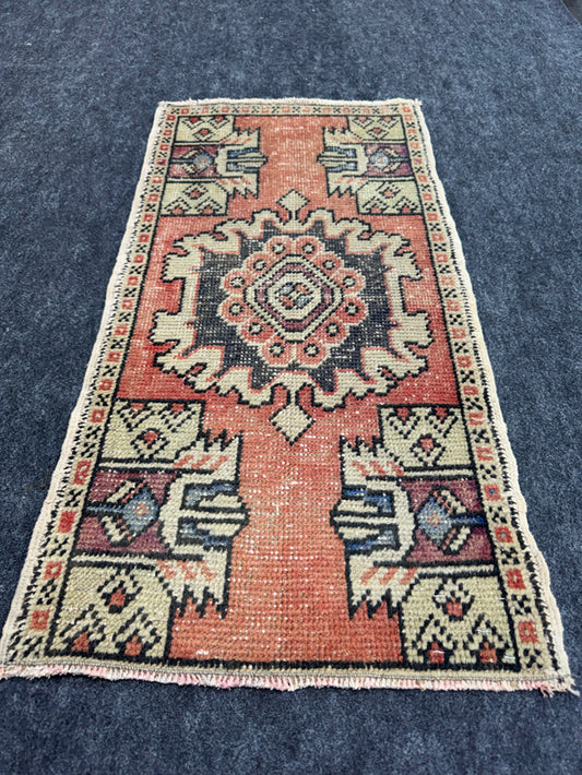 Turkish Yastik Rug 1'6" x 2'11" #24089