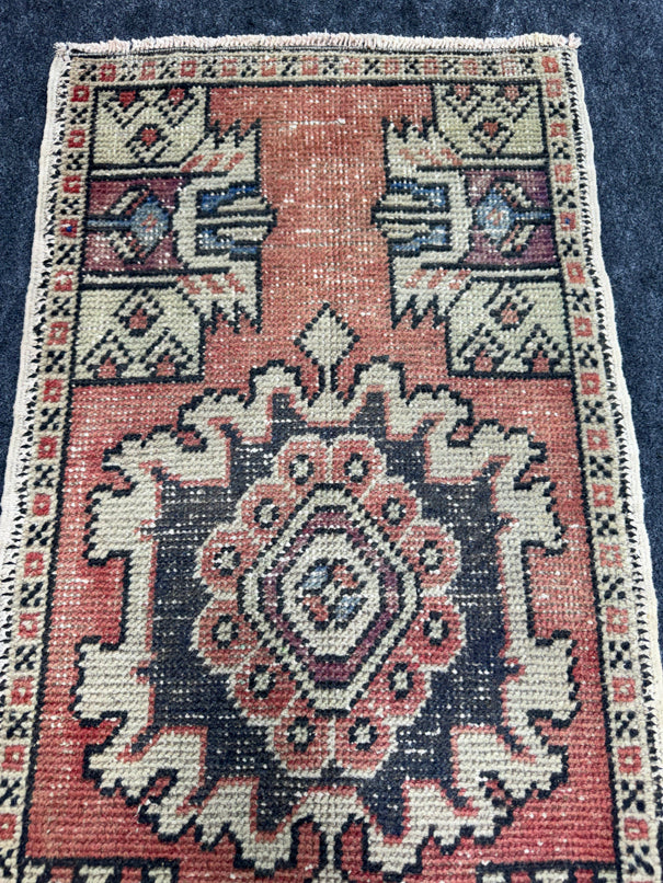 Turkish Yastik Rug 1'6" x 2'11" #24089