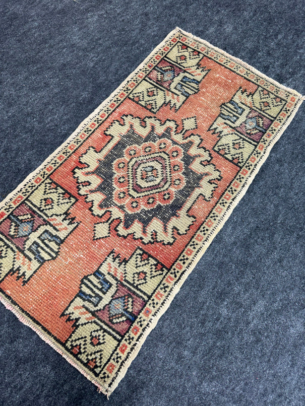 Turkish Yastik Rug 1'6" x 2'11" #24089