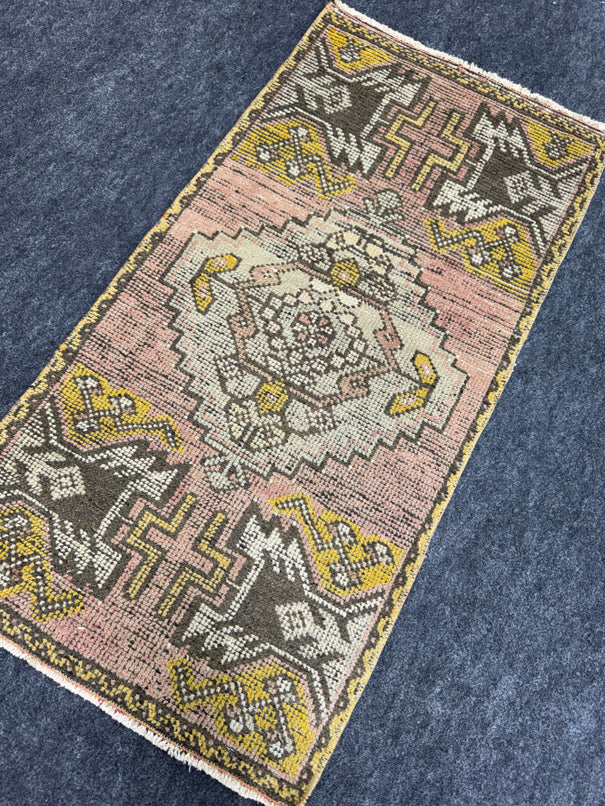 Turkish Yastik Rug 1'8" x 3'3" #24074
