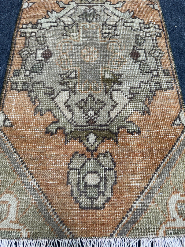 Turkish Yastik Rug 1'4" x 2'6" #24075