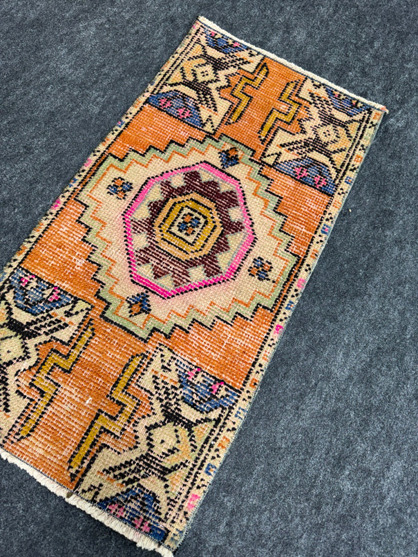 Turkish Yastik Rug 1'6" x 2'10" #24076