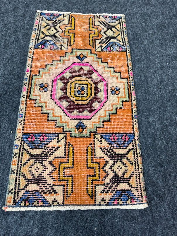 Turkish Yastik Rug 1'6" x 2'10" #24076
