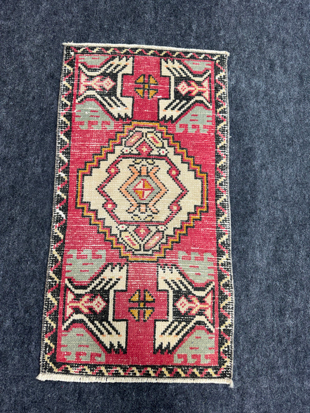Turkish Yastik Rug 1'6" x 2'11" #24079