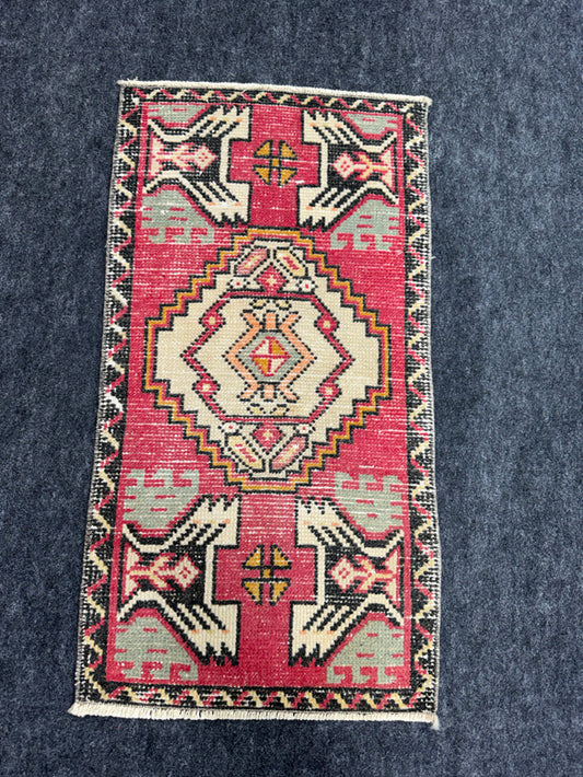 Turkish Yastik Rug 1'6" x 2'11" #24079