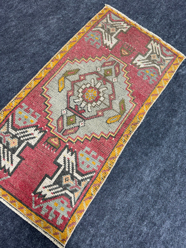 Turkish Yastik Rug 1'6" x 3' #24080
