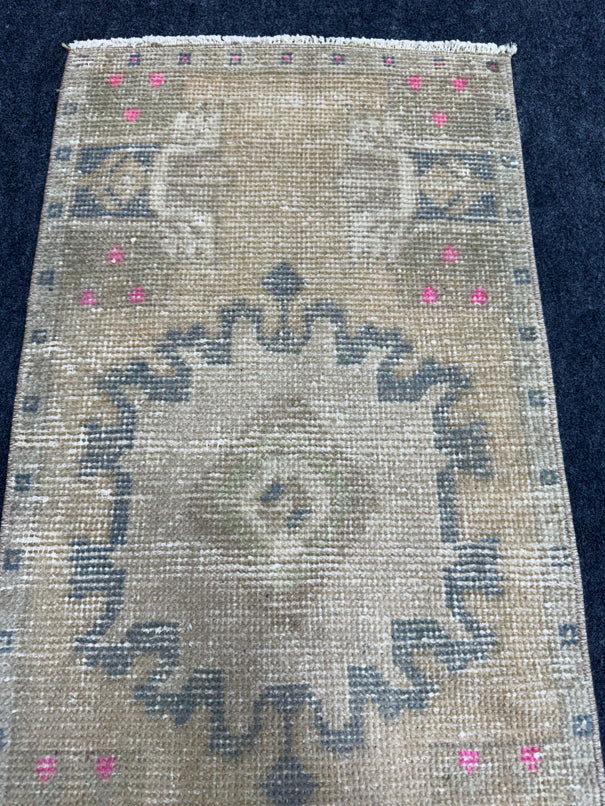 Turkish Yastik Rug 1'6" x 3' #24081