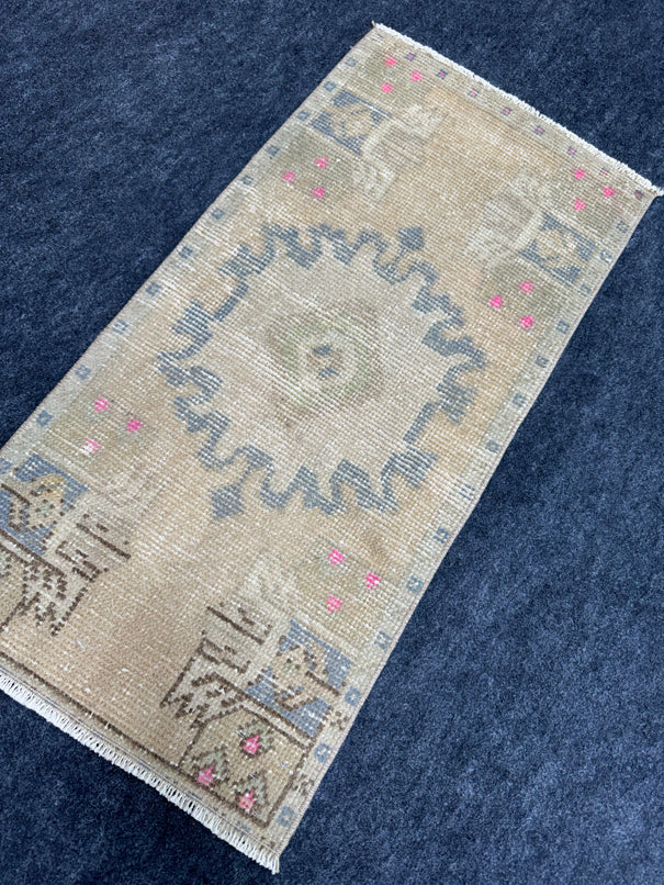 Turkish Yastik Rug 1'6" x 3' #24081